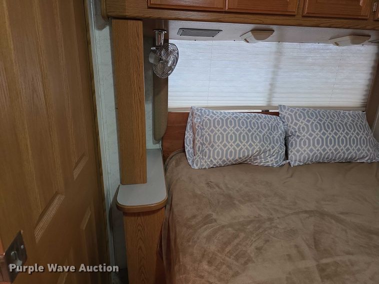 image for item FI0508 2003 Four Winds Hurricane RV