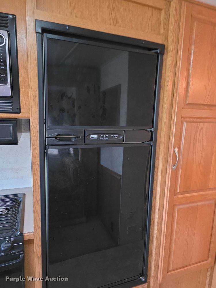 image for item FI0508 2003 Four Winds Hurricane RV