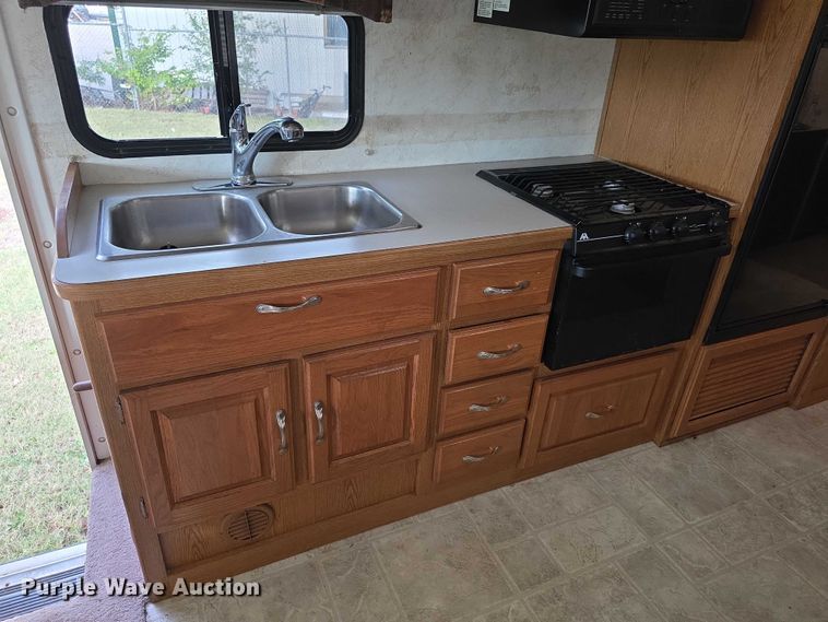 image for item FI0508 2003 Four Winds Hurricane RV