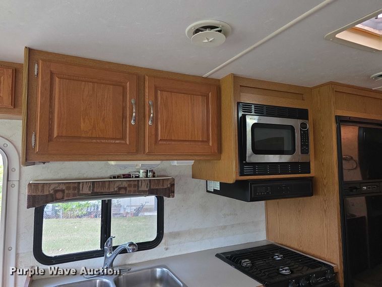 image for item FI0508 2003 Four Winds Hurricane RV