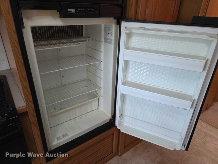 image for item FI0508 2003 Four Winds Hurricane RV