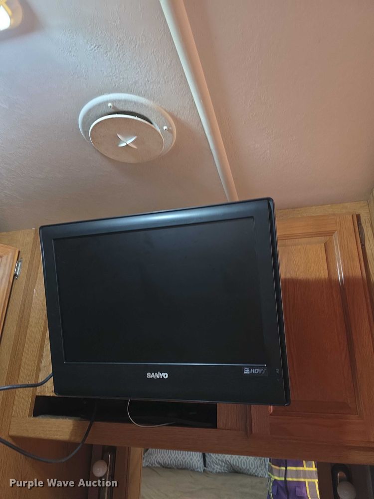 image for item FI0508 2003 Four Winds Hurricane RV