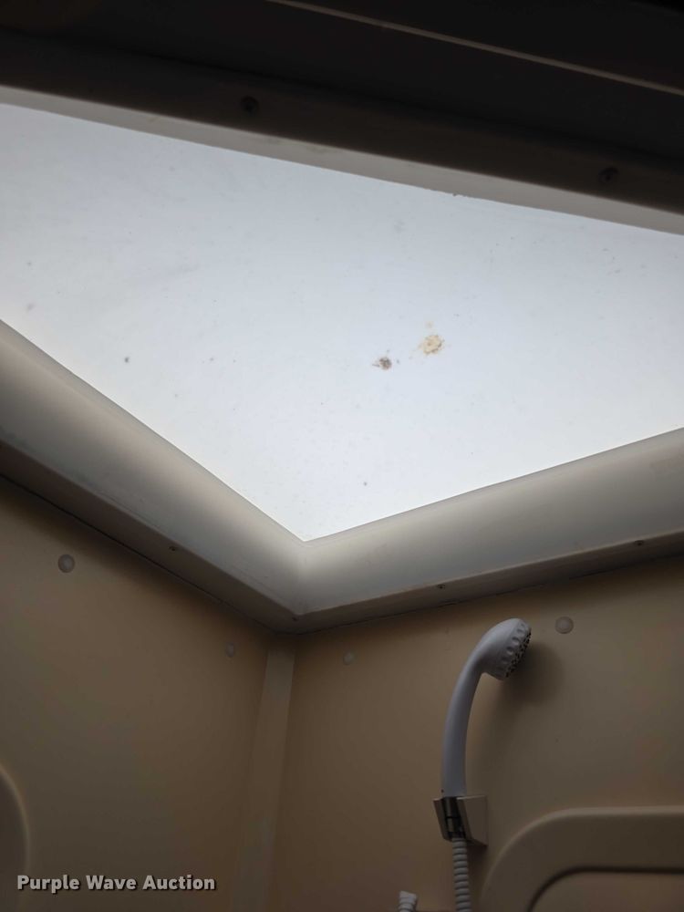 image for item FI0508 2003 Four Winds Hurricane RV