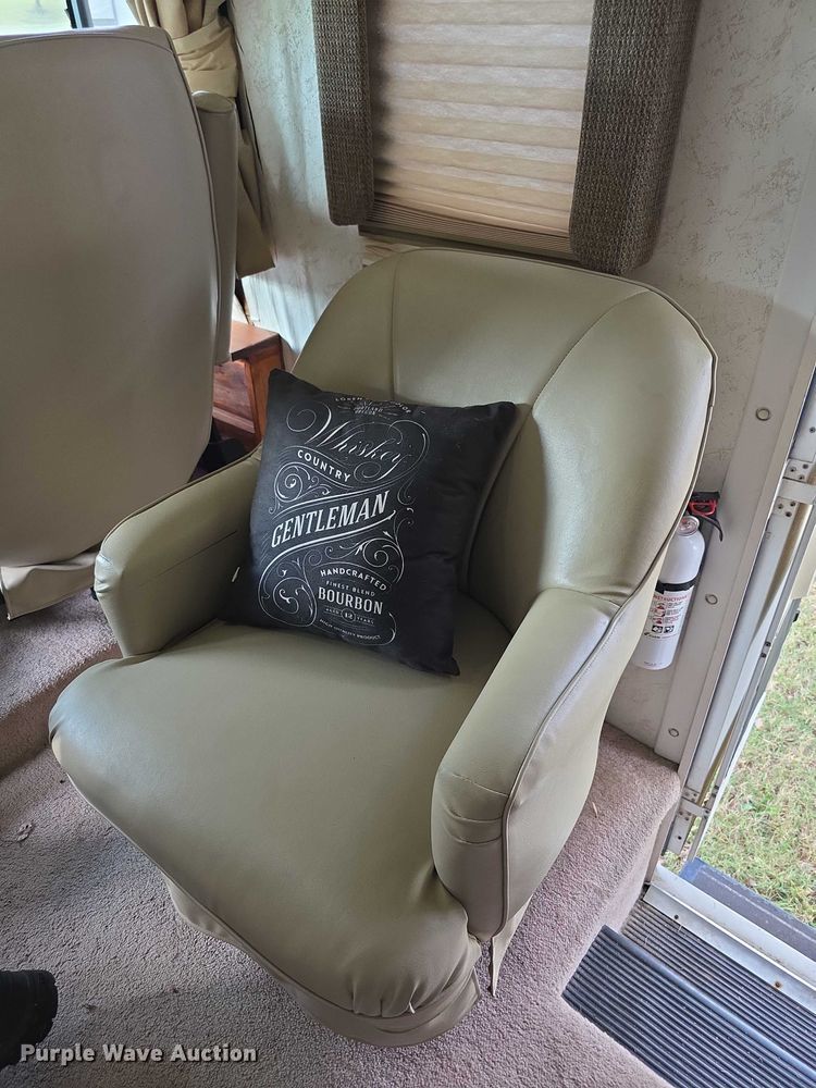 image for item FI0508 2003 Four Winds Hurricane RV