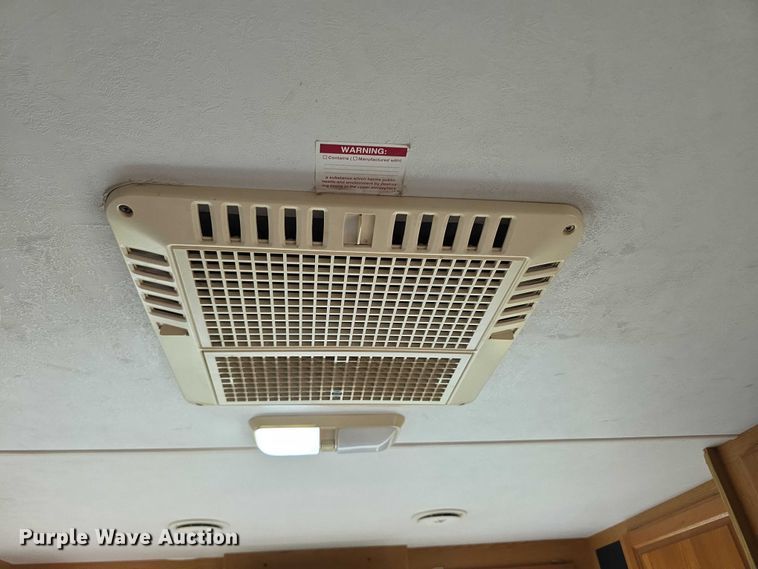 image for item FI0508 2003 Four Winds Hurricane RV