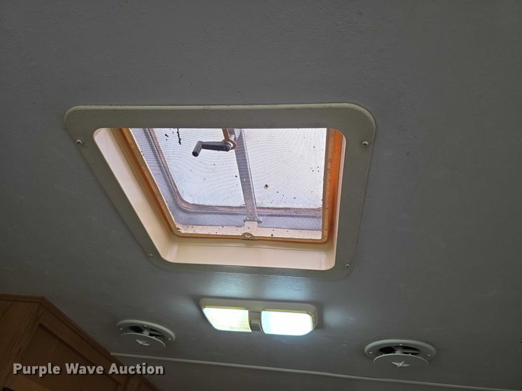 image for item FI0508 2003 Four Winds Hurricane RV