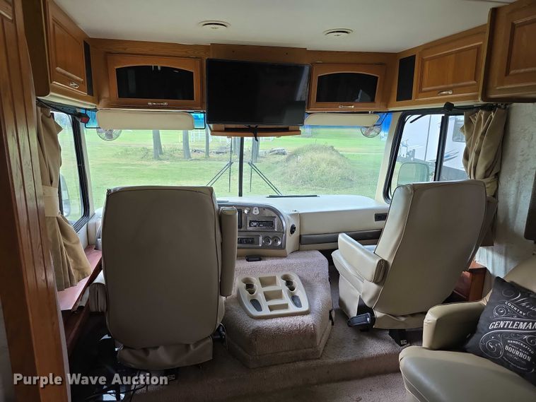 image for item FI0508 2003 Four Winds Hurricane RV