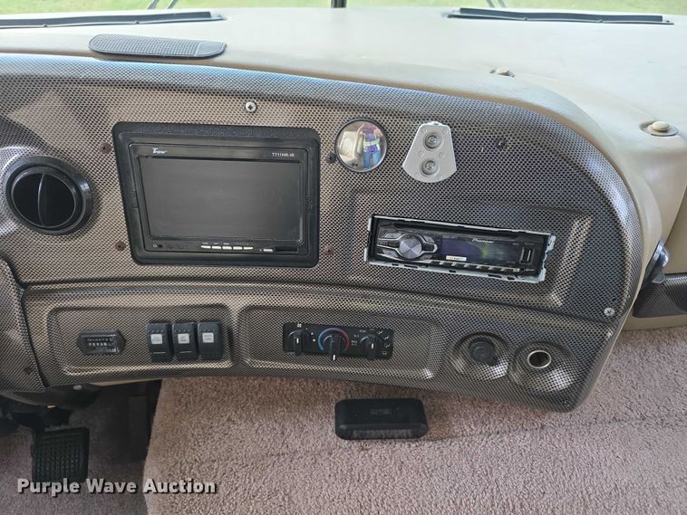 image for item FI0508 2003 Four Winds Hurricane RV