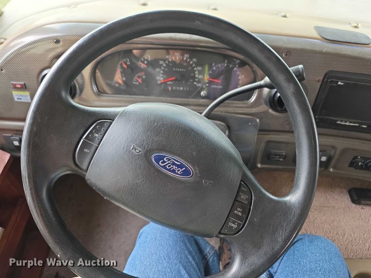 image for item FI0508 2003 Four Winds Hurricane RV