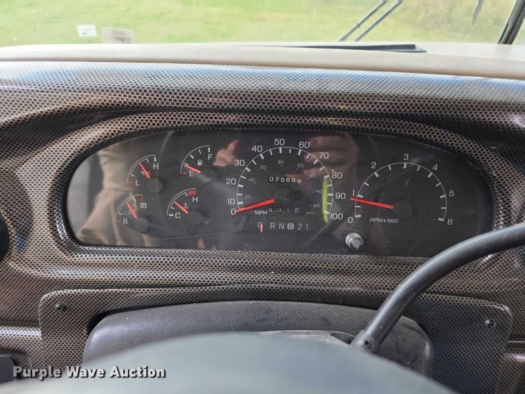 image for item FI0508 2003 Four Winds Hurricane RV