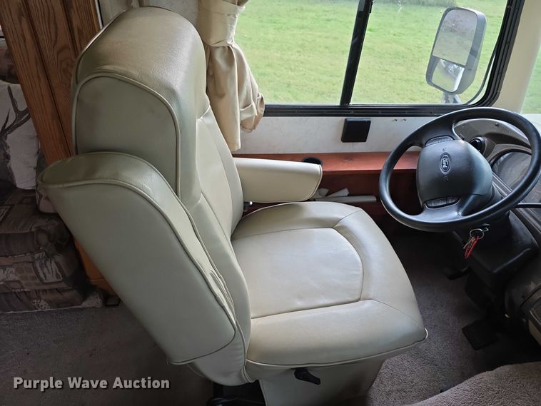 image for item FI0508 2003 Four Winds Hurricane RV