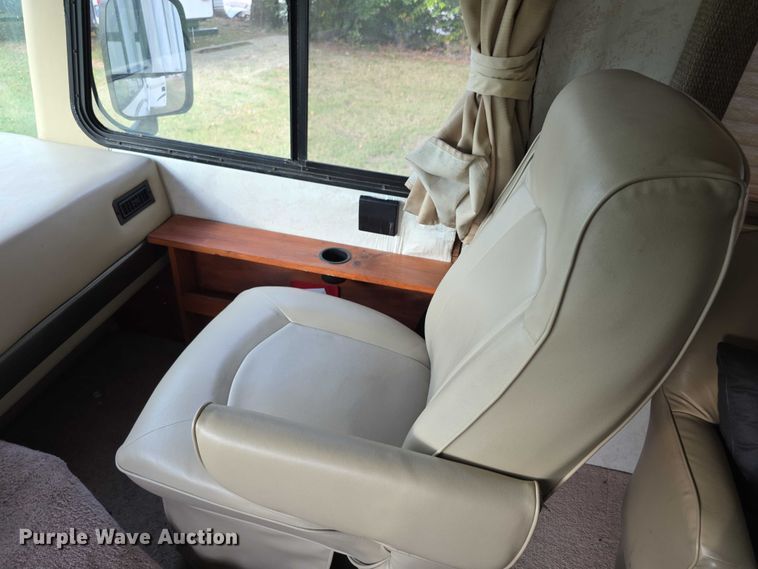 image for item FI0508 2003 Four Winds Hurricane RV