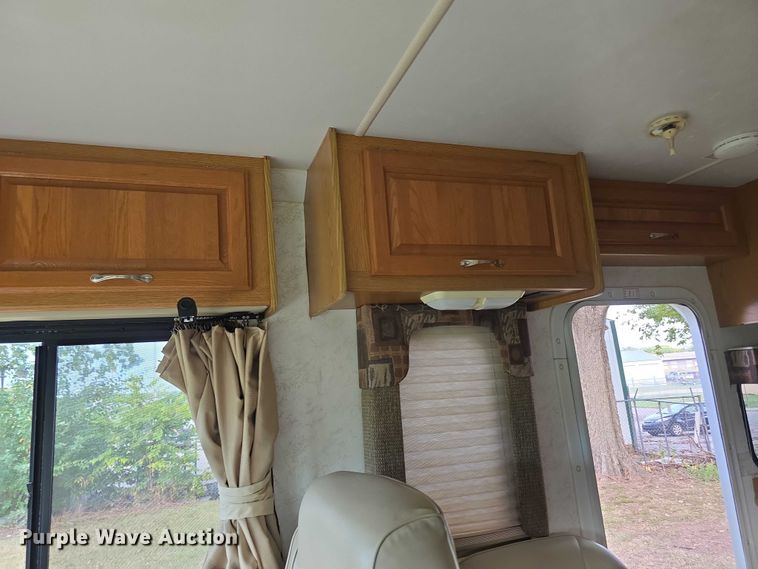 image for item FI0508 2003 Four Winds Hurricane RV