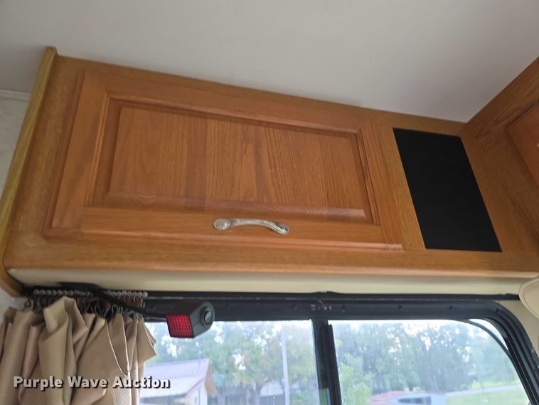 image for item FI0508 2003 Four Winds Hurricane RV