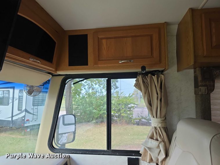 image for item FI0508 2003 Four Winds Hurricane RV