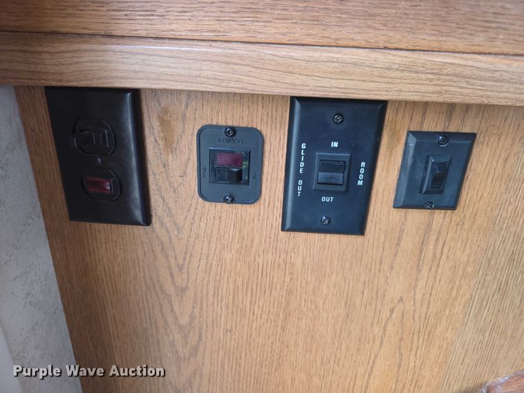 image for item FI0508 2003 Four Winds Hurricane RV