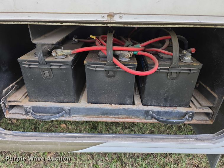 image for item FI0508 2003 Four Winds Hurricane RV