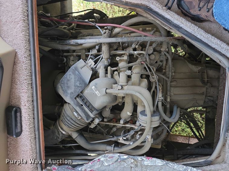 image for item FI0508 2003 Four Winds Hurricane RV