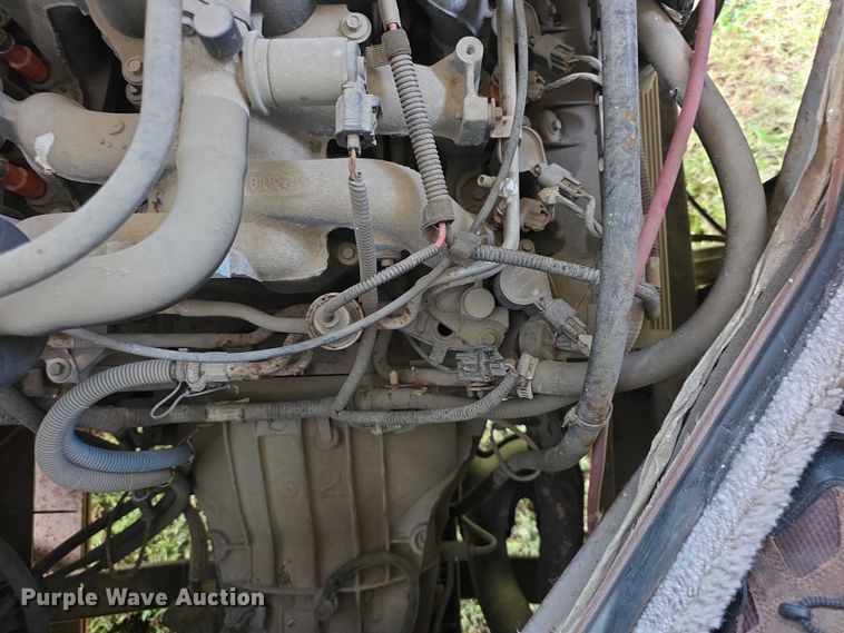 image for item FI0508 2003 Four Winds Hurricane RV