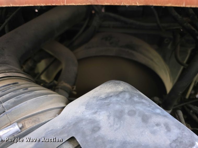 image for item FI0508 2003 Four Winds Hurricane RV