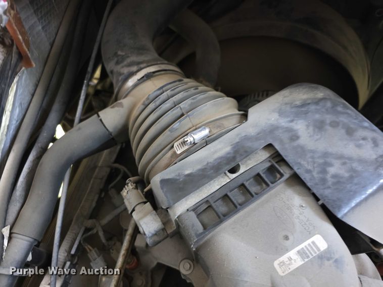 image for item FI0508 2003 Four Winds Hurricane RV