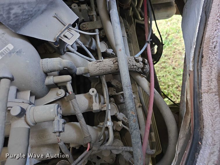 image for item FI0508 2003 Four Winds Hurricane RV