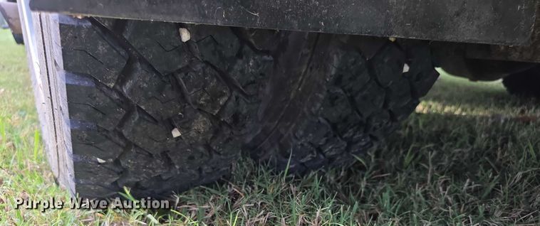 image for item FI0508 2003 Four Winds Hurricane RV