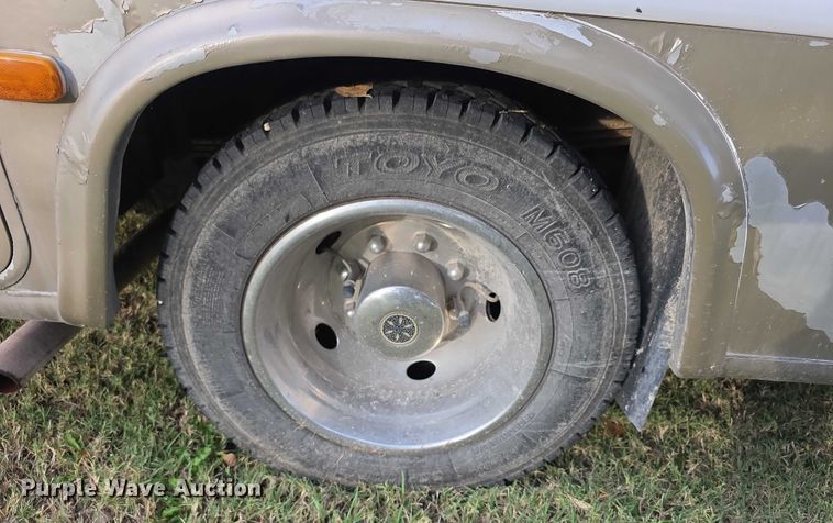 image for item FI0508 2003 Four Winds Hurricane RV