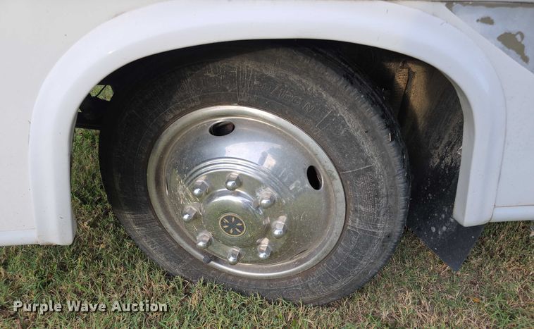 image for item FI0508 2003 Four Winds Hurricane RV