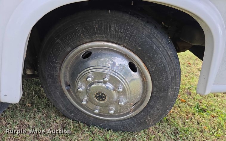 image for item FI0508 2003 Four Winds Hurricane RV