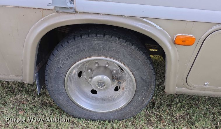 image for item FI0508 2003 Four Winds Hurricane RV