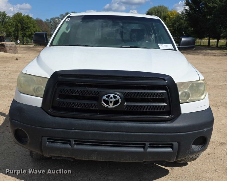 image for item FI0512 2010 Toyota Tundra pickup truck