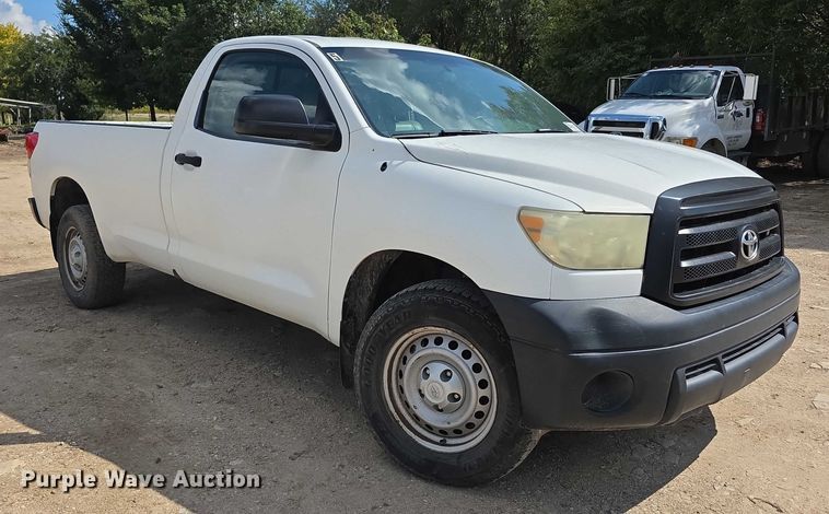 image for item FI0512 2010 Toyota Tundra pickup truck