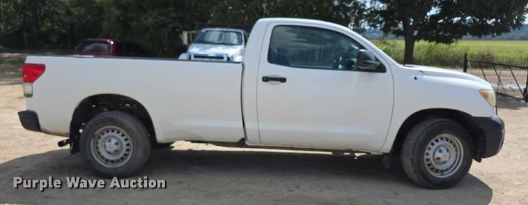 image for item FI0512 2010 Toyota Tundra pickup truck