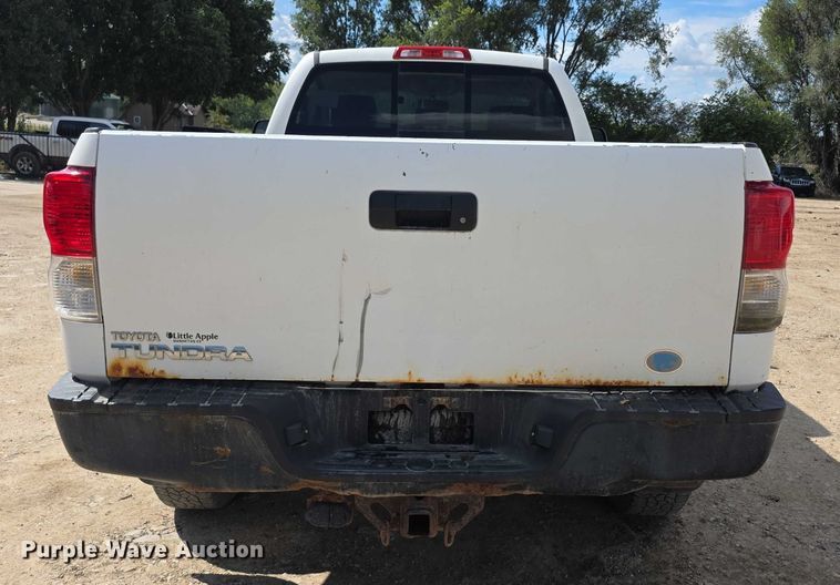image for item FI0512 2010 Toyota Tundra pickup truck