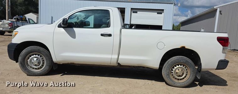 image for item FI0512 2010 Toyota Tundra pickup truck