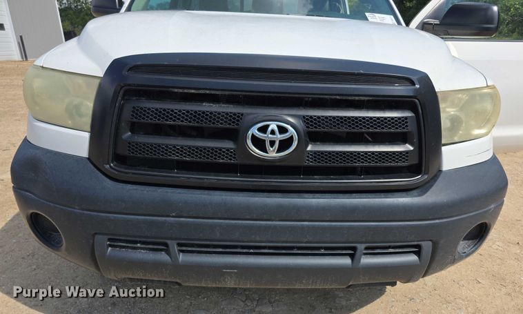 image for item FI0512 2010 Toyota Tundra pickup truck