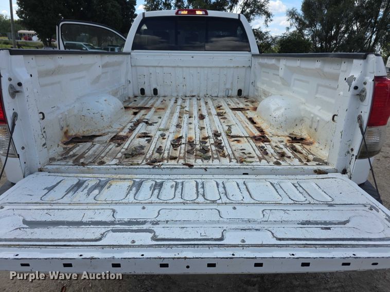 image for item FI0512 2010 Toyota Tundra pickup truck