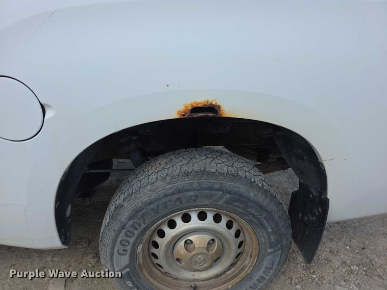 image for item FI0512 2010 Toyota Tundra pickup truck