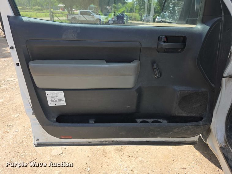 image for item FI0512 2010 Toyota Tundra pickup truck