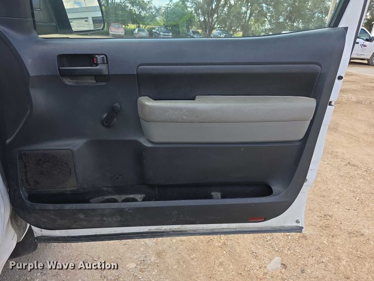 image for item FI0512 2010 Toyota Tundra pickup truck