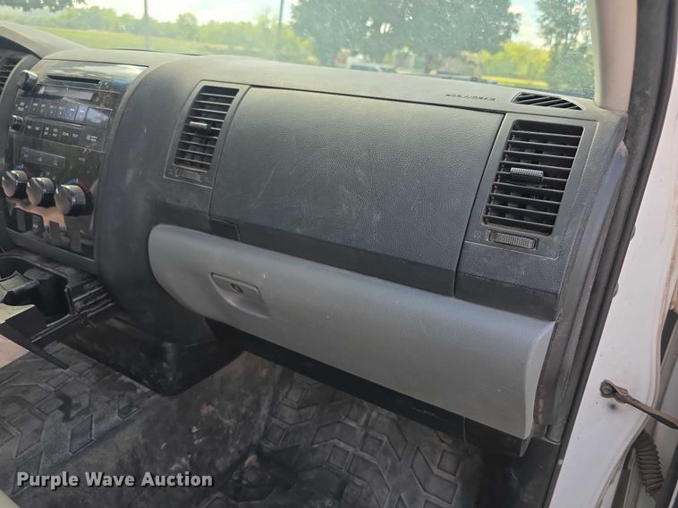 image for item FI0512 2010 Toyota Tundra pickup truck