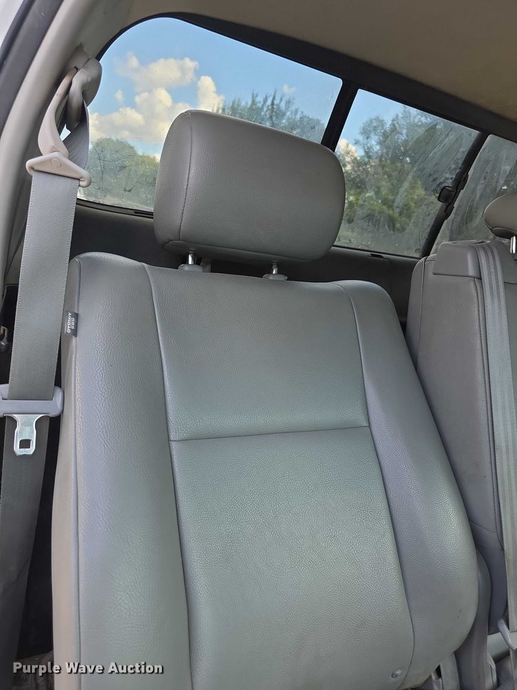 image for item FI0512 2010 Toyota Tundra pickup truck