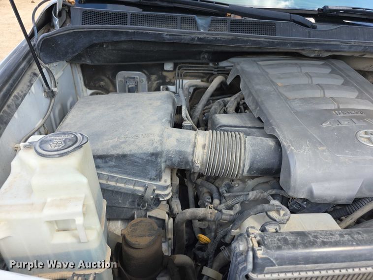 image for item FI0512 2010 Toyota Tundra pickup truck