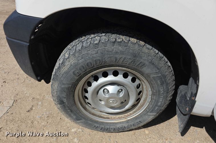 image for item FI0512 2010 Toyota Tundra pickup truck