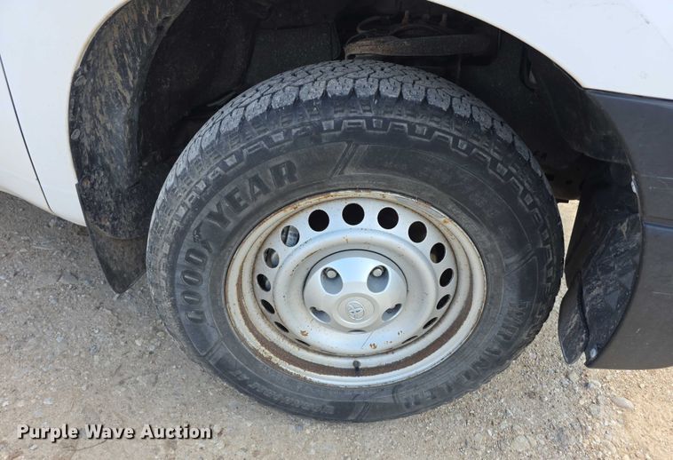 image for item FI0512 2010 Toyota Tundra pickup truck