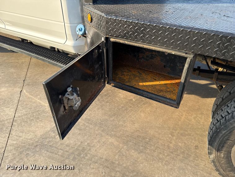 image for item GH9327 2019 RAM 5500 Crew Cab bale bed truck