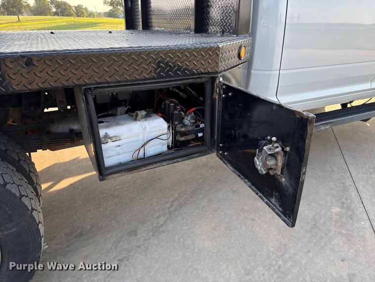 image for item GH9327 2019 RAM 5500 Crew Cab bale bed truck