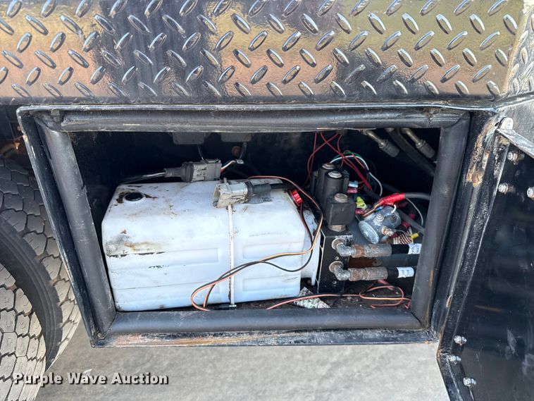 image for item GH9327 2019 RAM 5500 Crew Cab bale bed truck