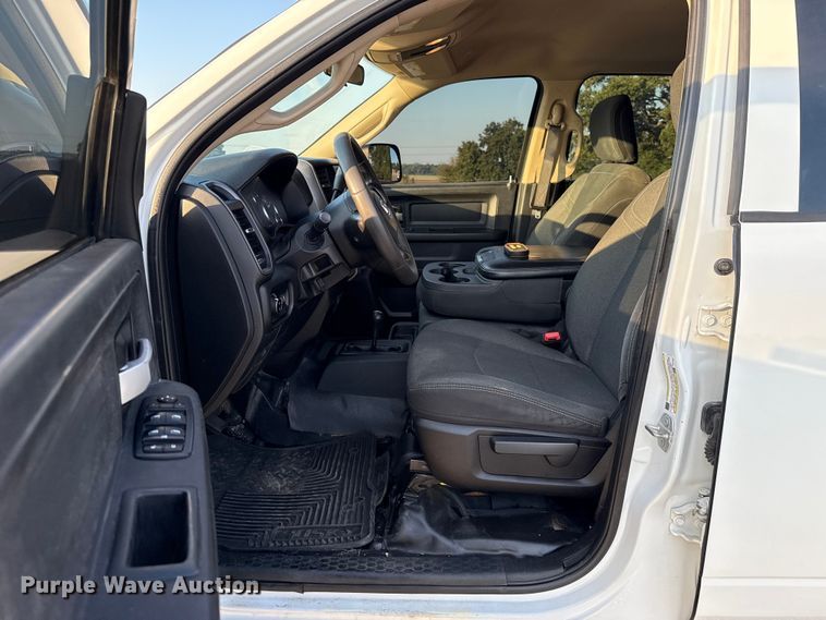 image for item GH9327 2019 RAM 5500 Crew Cab bale bed truck